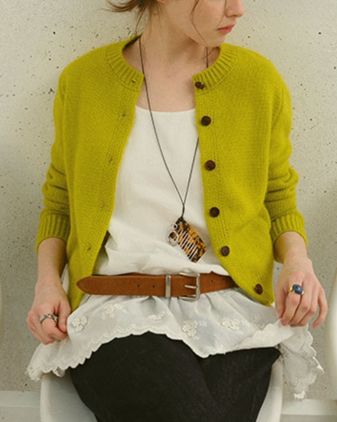 Small Flower Ruffle Sleeveless Shirt SS001