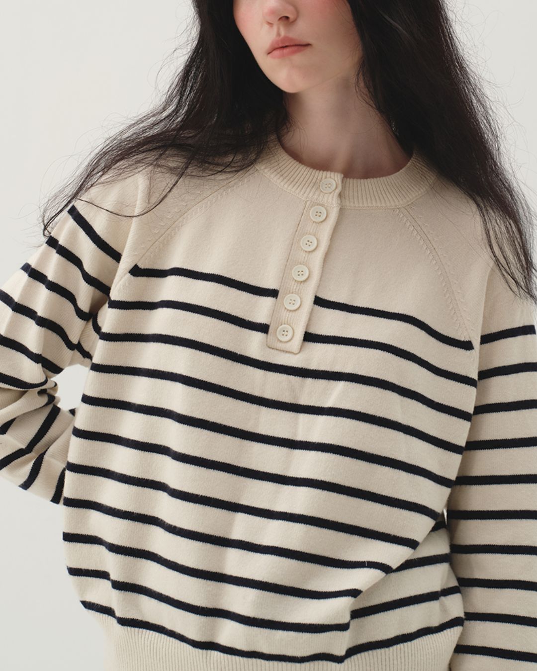 Half-button Border Sweater KN002
