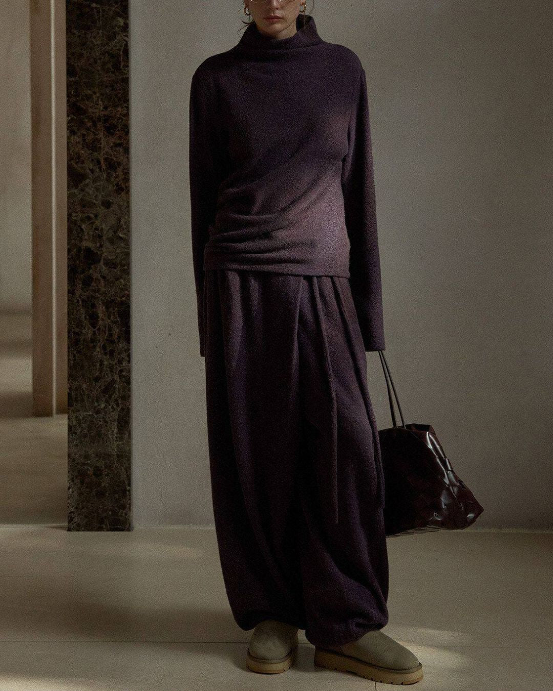 Asymmetrical Hem High Neck Knit　KN107