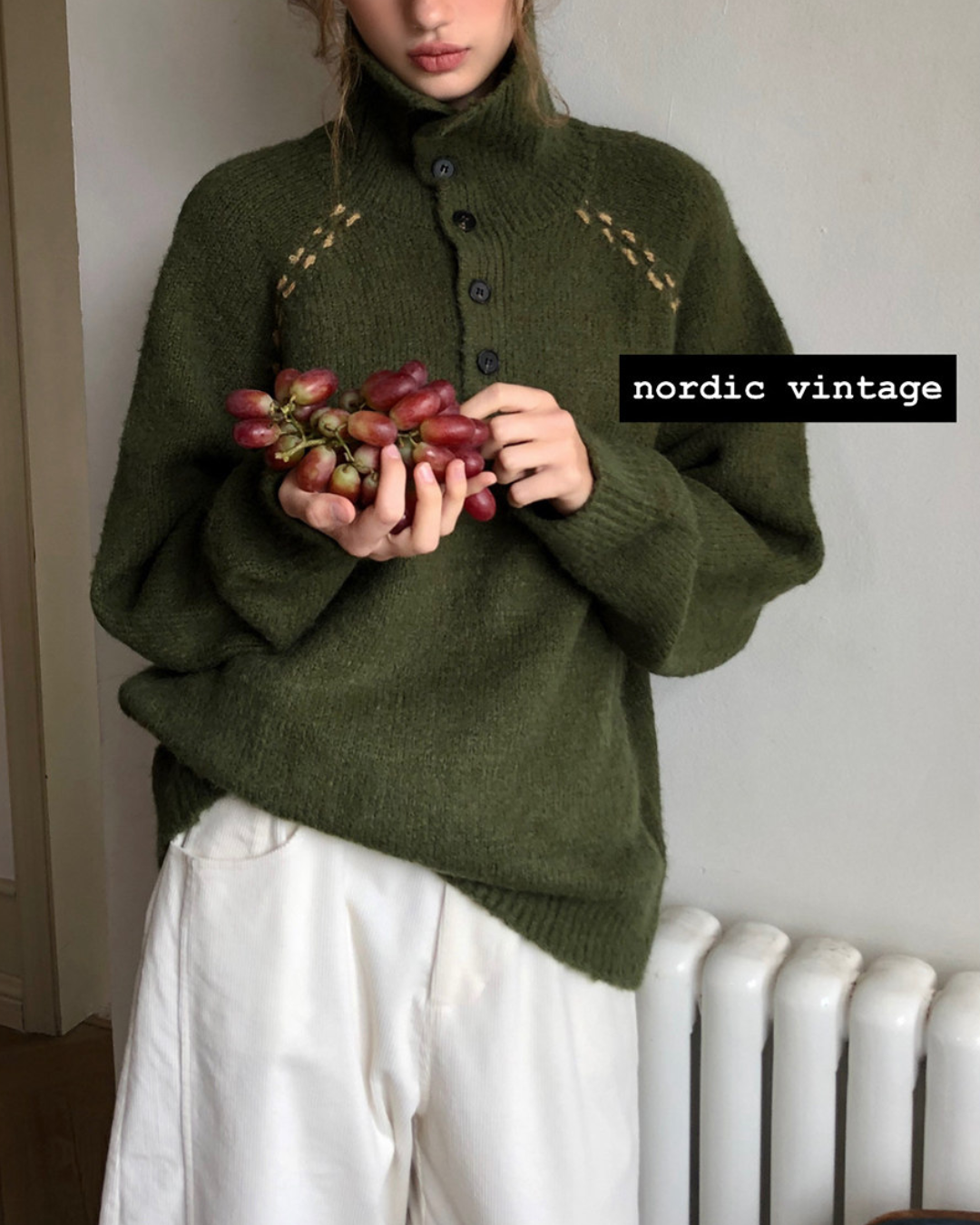Contrast Stitch Half Open Collar Knit　KN085
