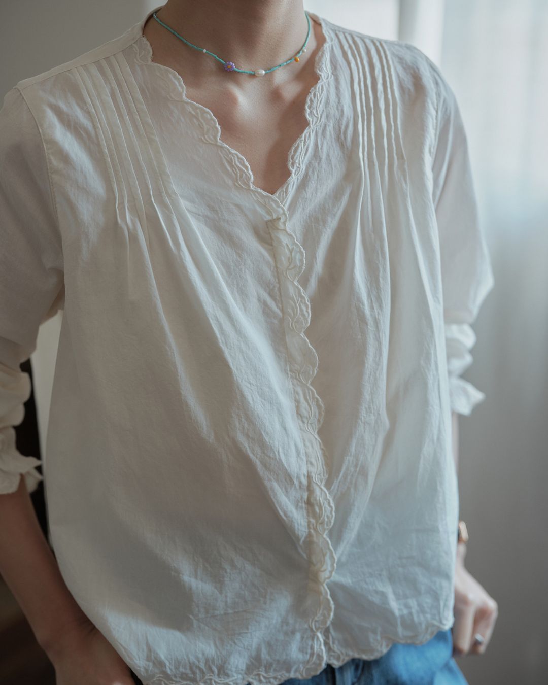 Lace Embroidered Frill V-neck Shirt　LS044