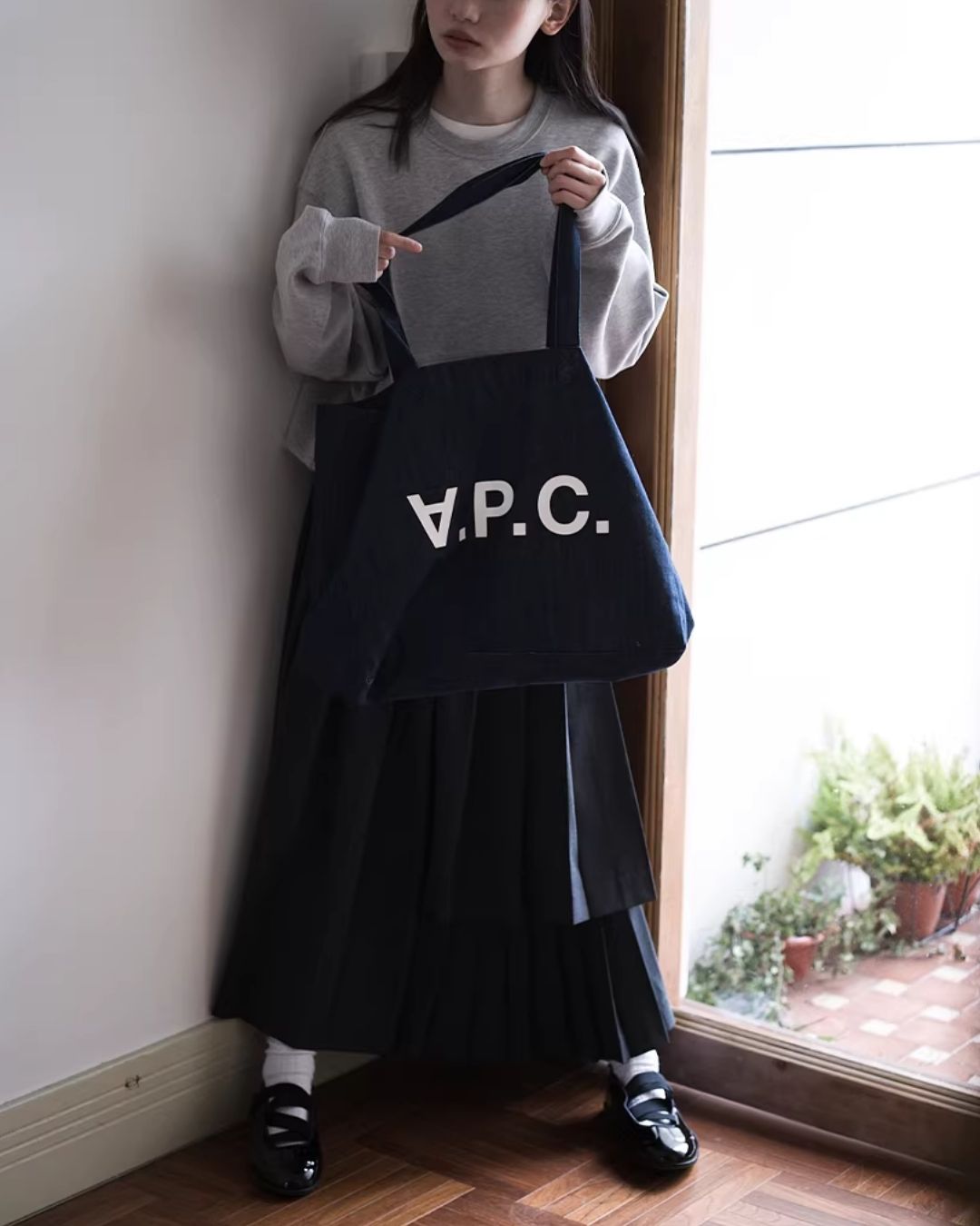Back Embroidered Drawstring Hem Sweat　SW015