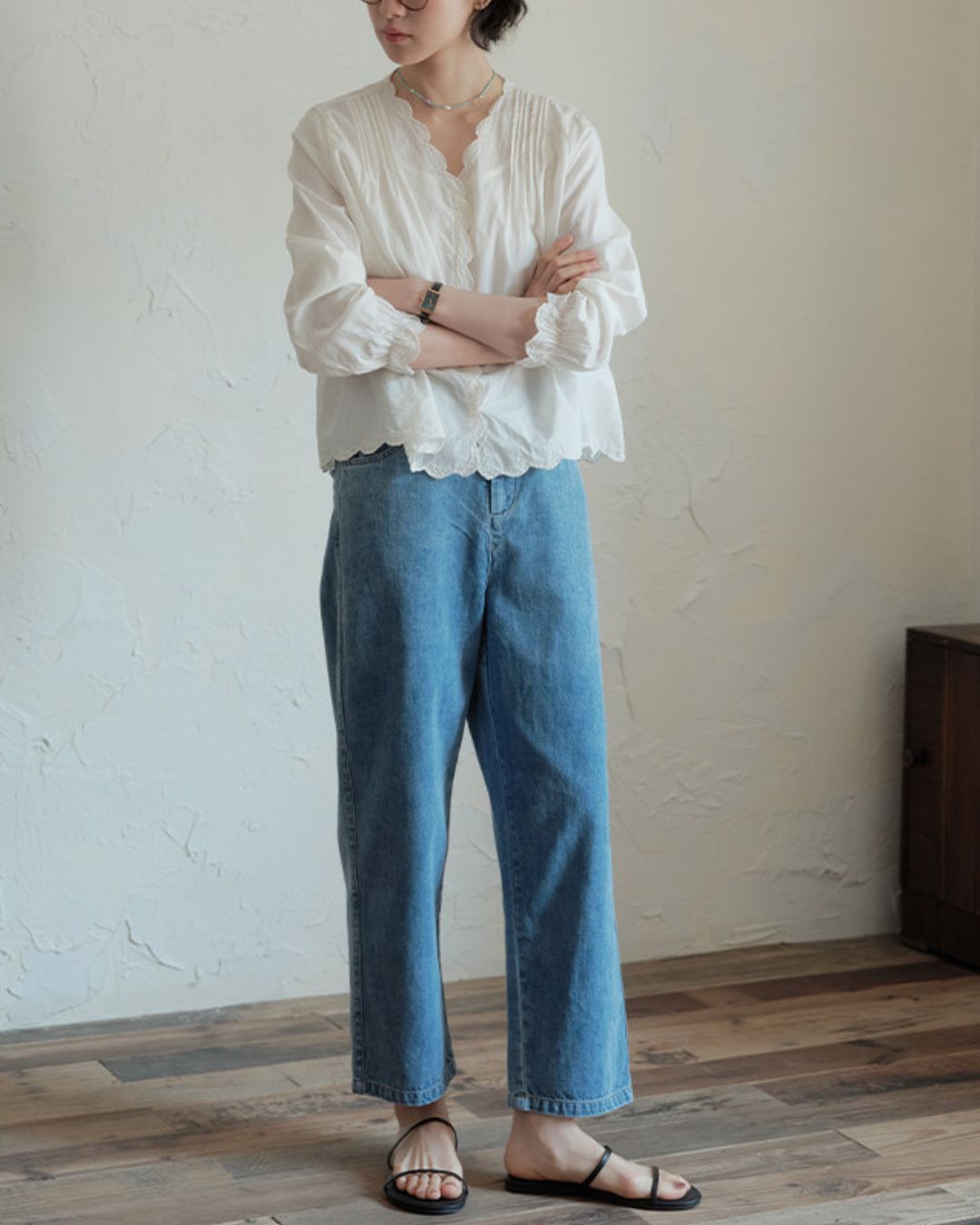 Lace Embroidered Frill V-neck Shirt　LS044