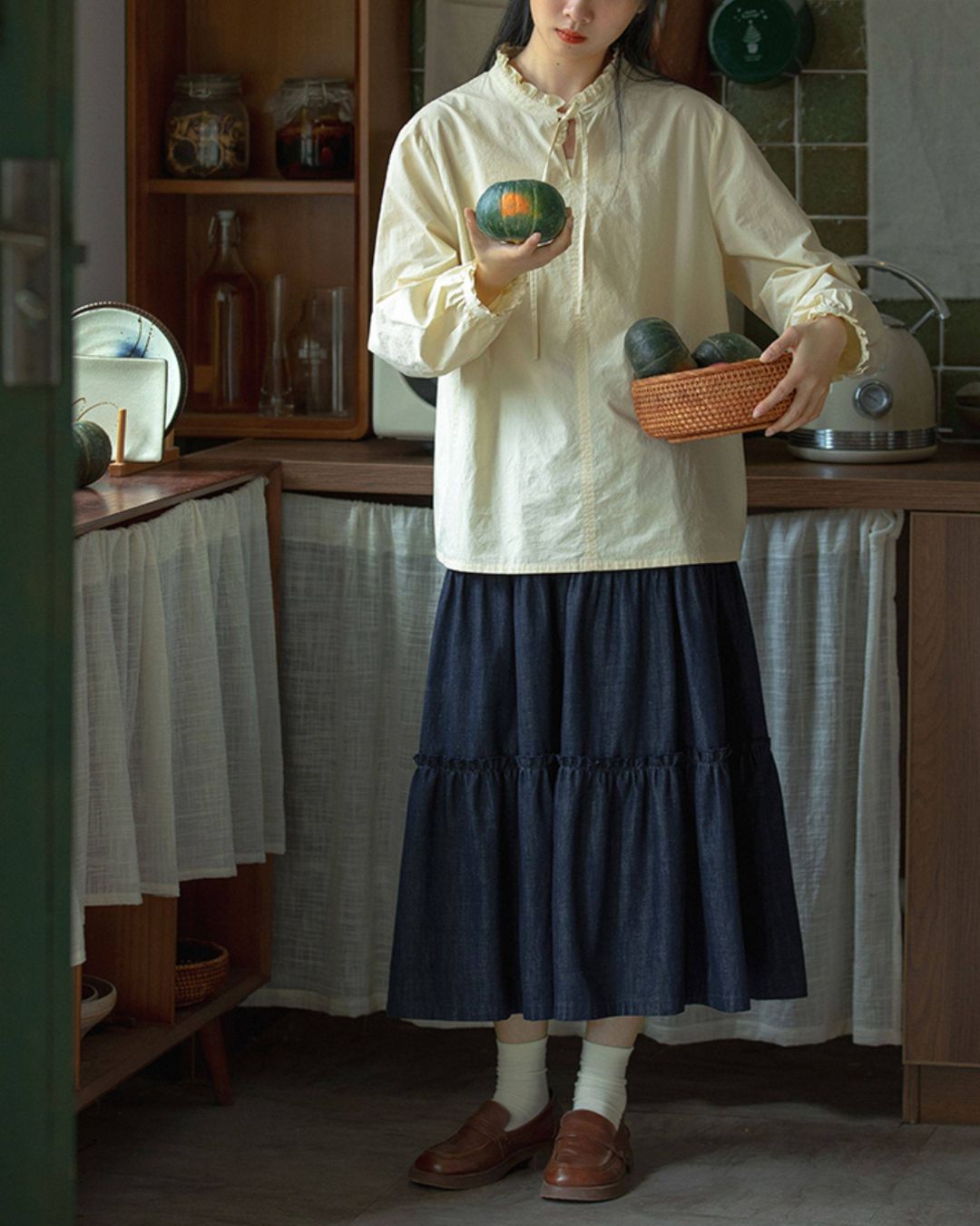 Ribbon Frill High-neck Shirt　LS056