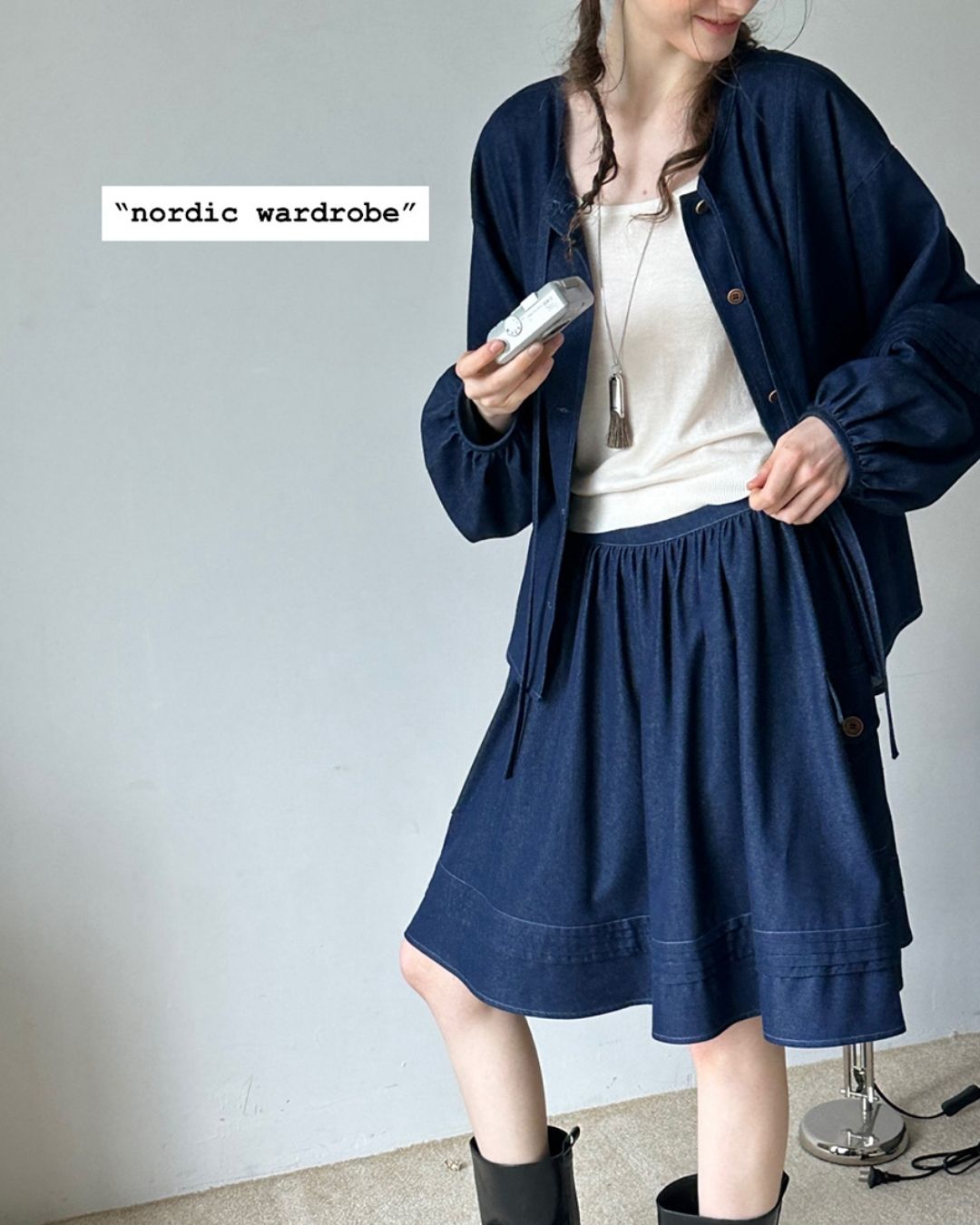 A-line Pleated Shirt ＆ Knee-length Skirt　LS011