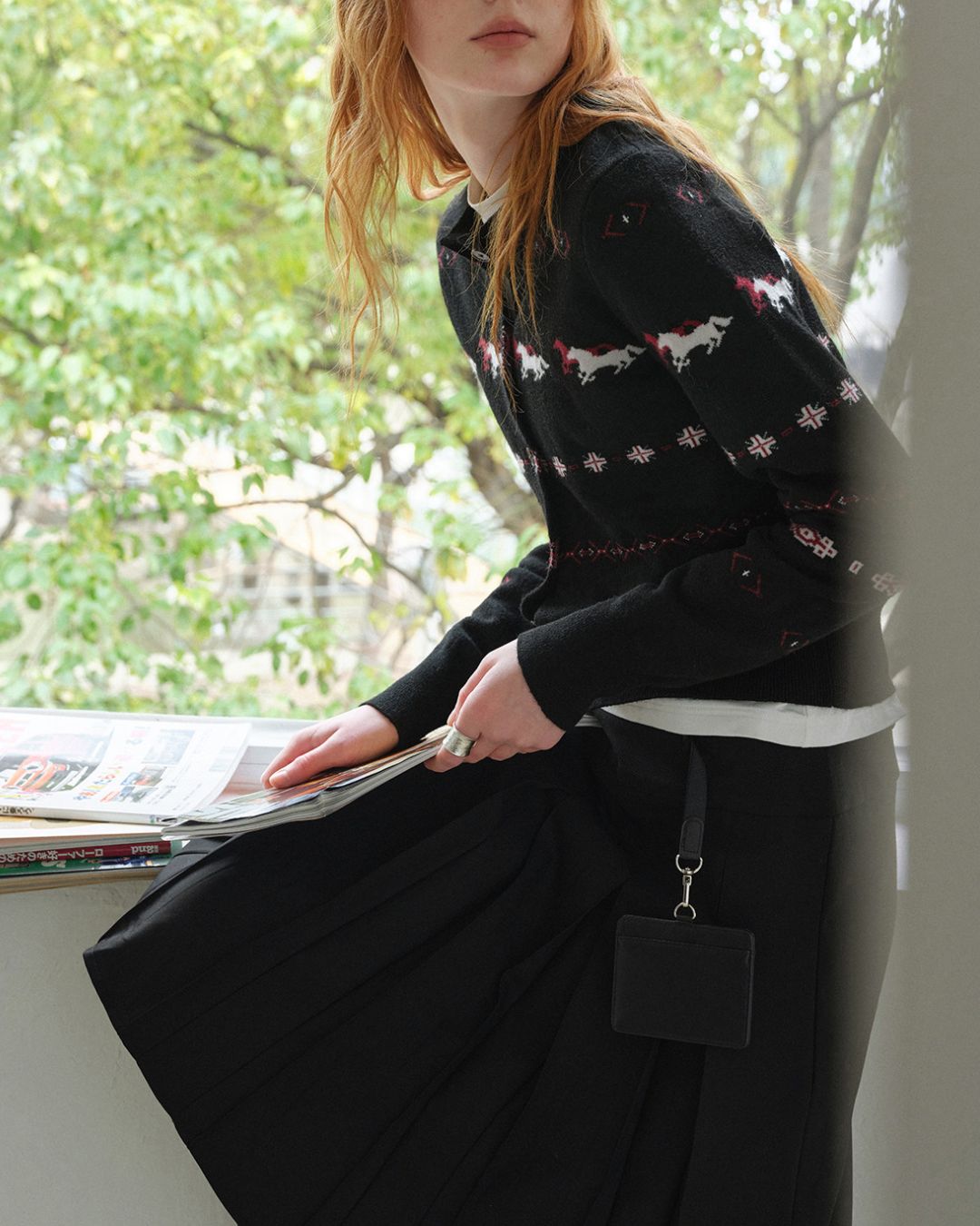Pony Jacquard Crew Neck Knit Cardigan　KN097