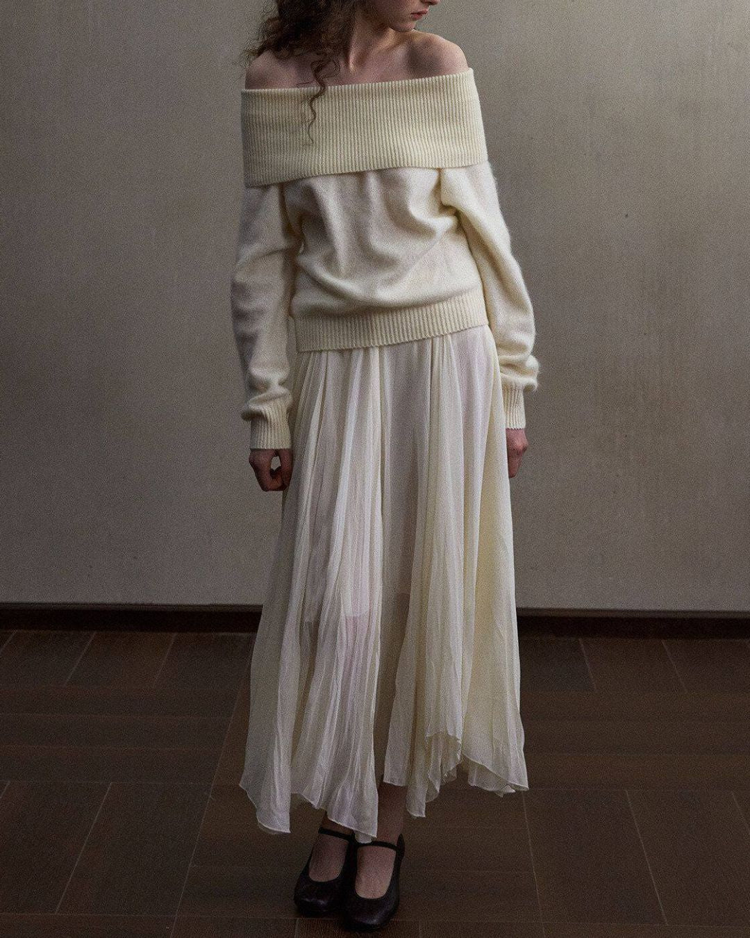 Wool Off-the-shoulder Sweater　KN111