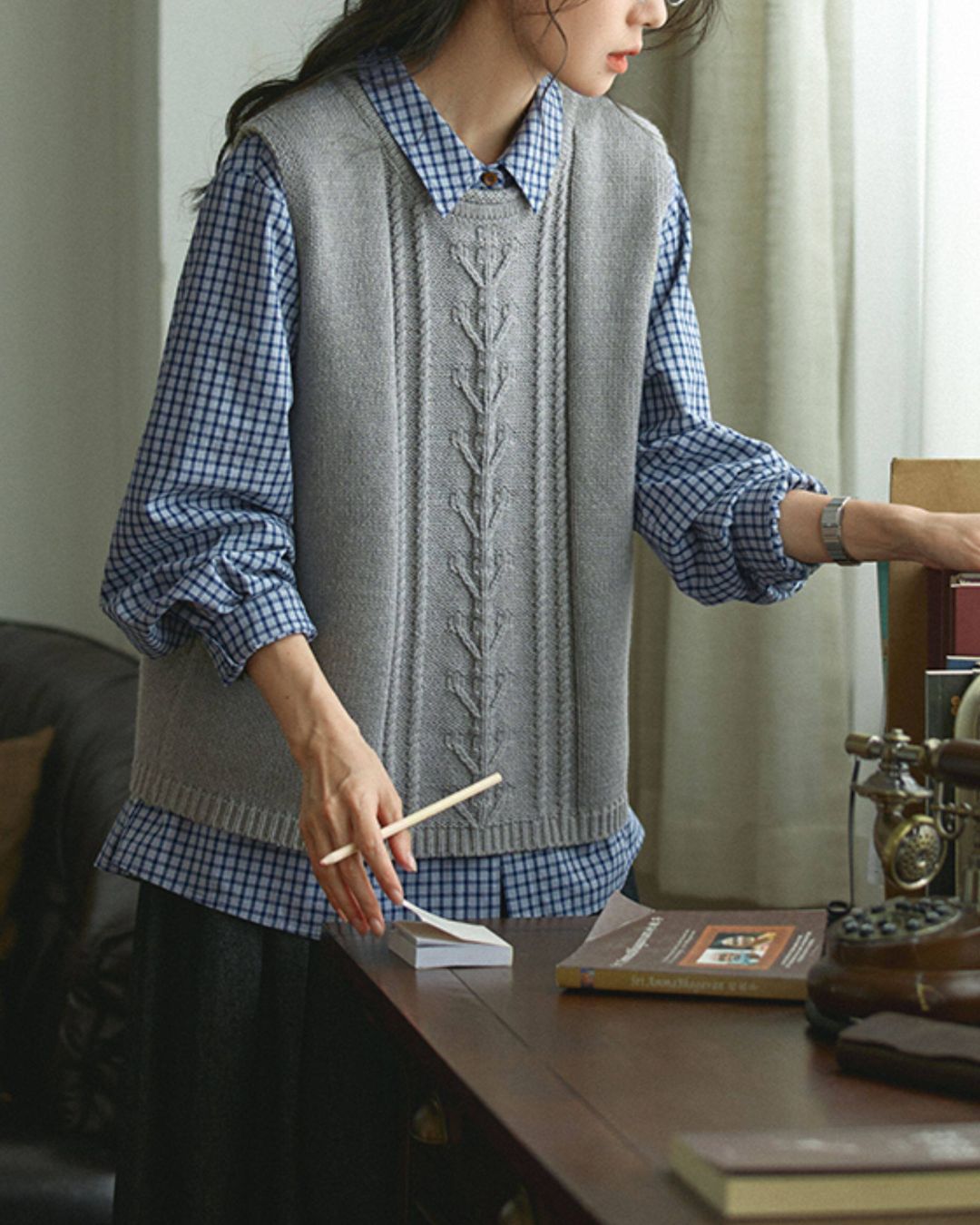 Crew Neck Relaxed Knit Vest　VT023