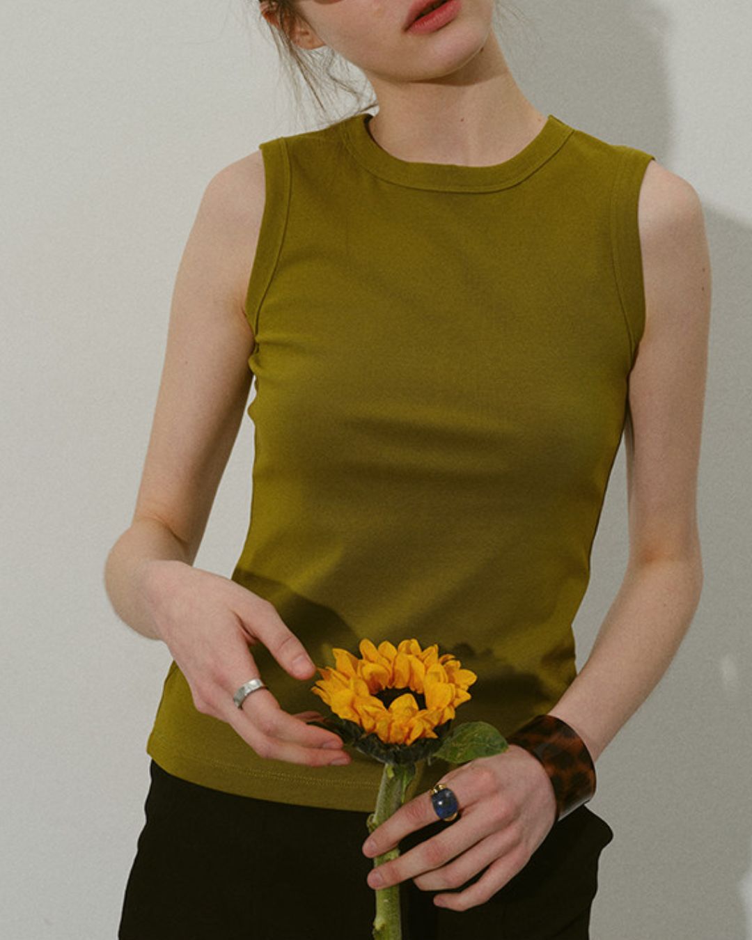 Crew Neck Slim Fit Tank Top　ST003