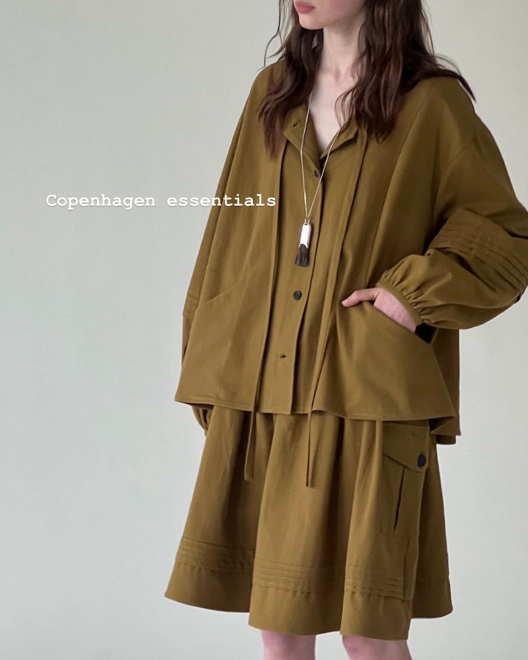 A-line Pleated Shirt ＆ Knee-length Skirt　LS011