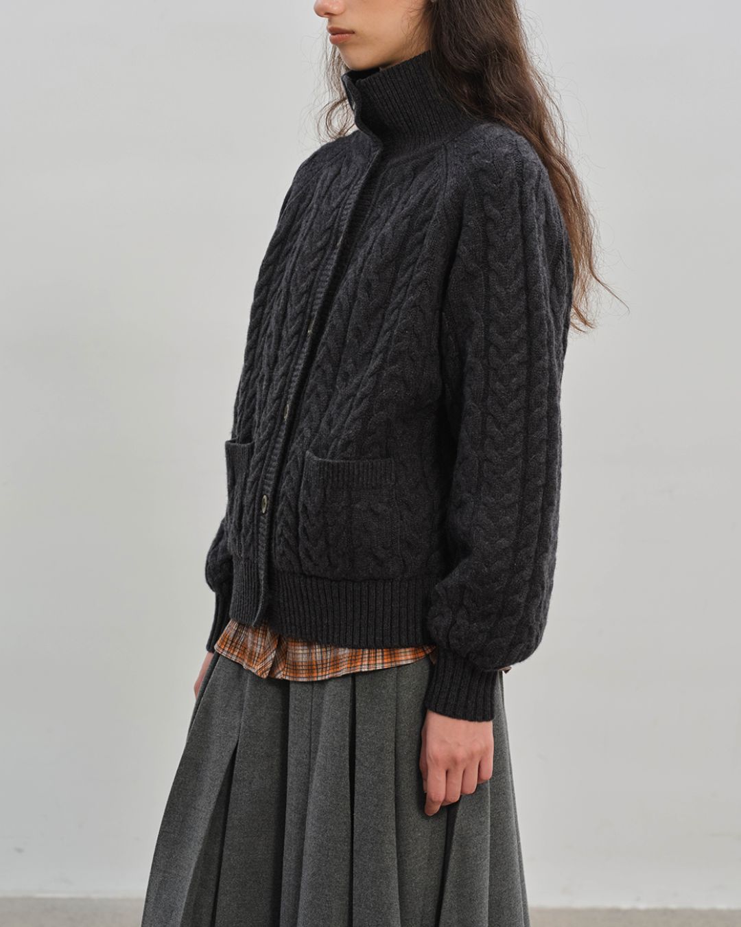 High-neck Cable Knit Cardigan　KN031