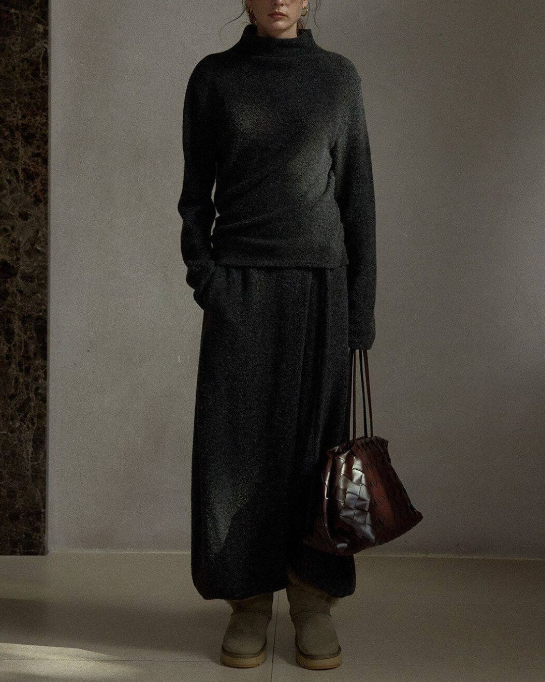 Asymmetrical Hem High Neck Knit　KN107