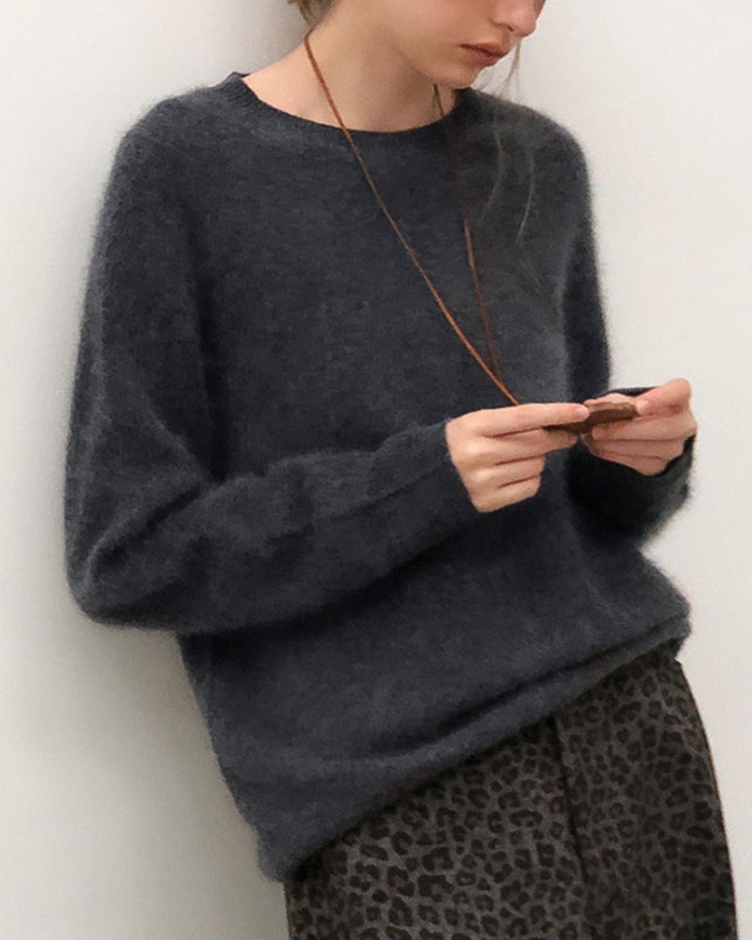 Round Neck Relaxed Knit　KN024