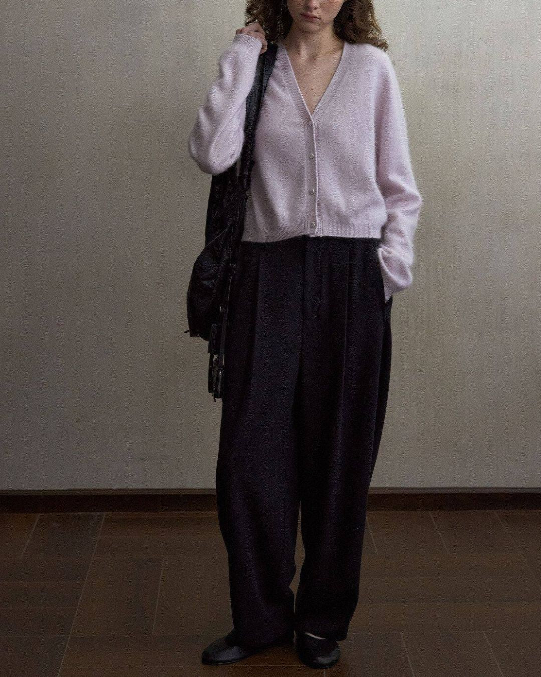 V-neck Brushed Short Knit Cardigan　KN112