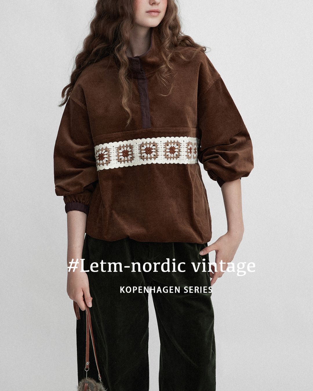 Crochet Stand-up Collar Top　SW005