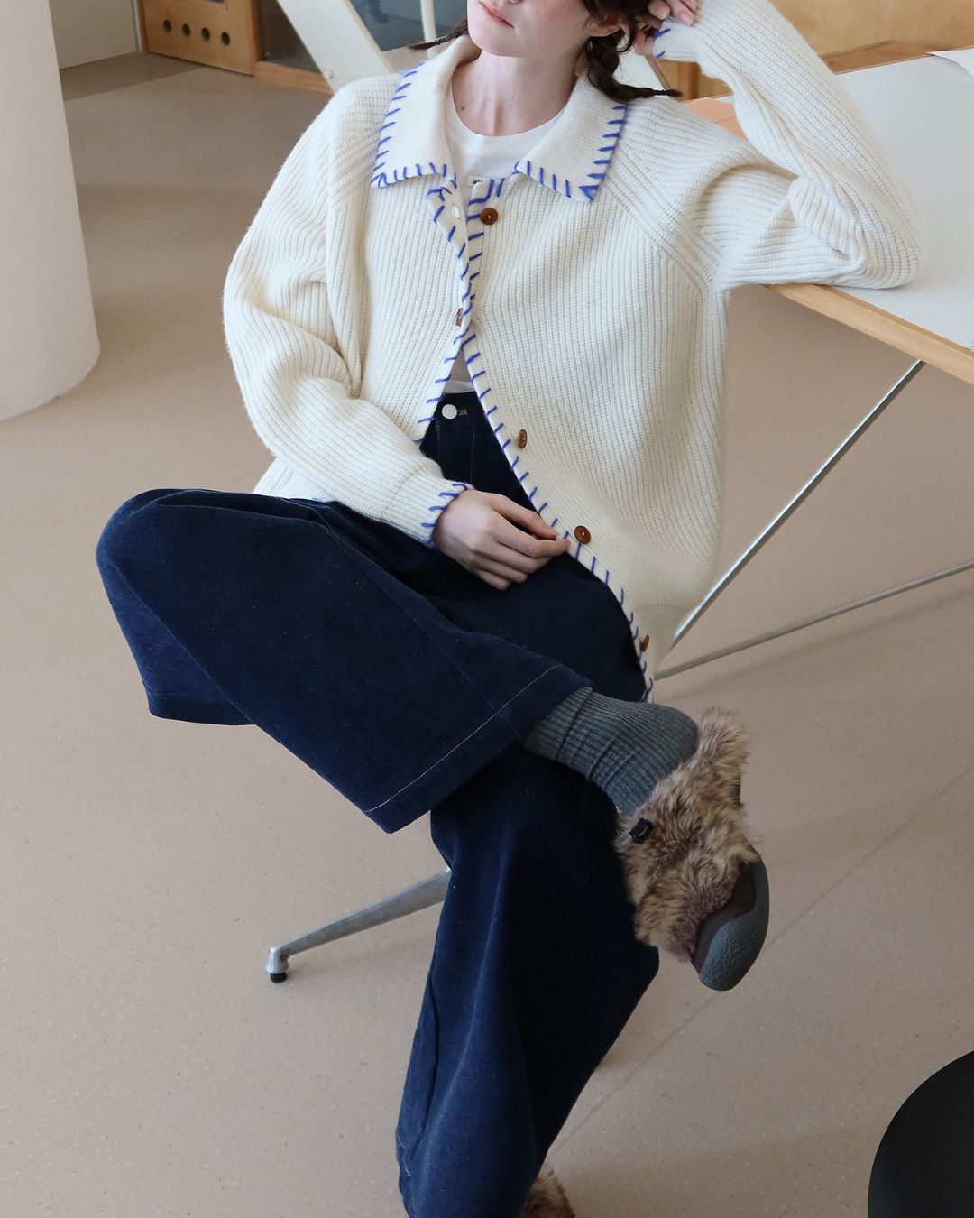 Contrast Stitch Wool Knit Cardigan　KN028