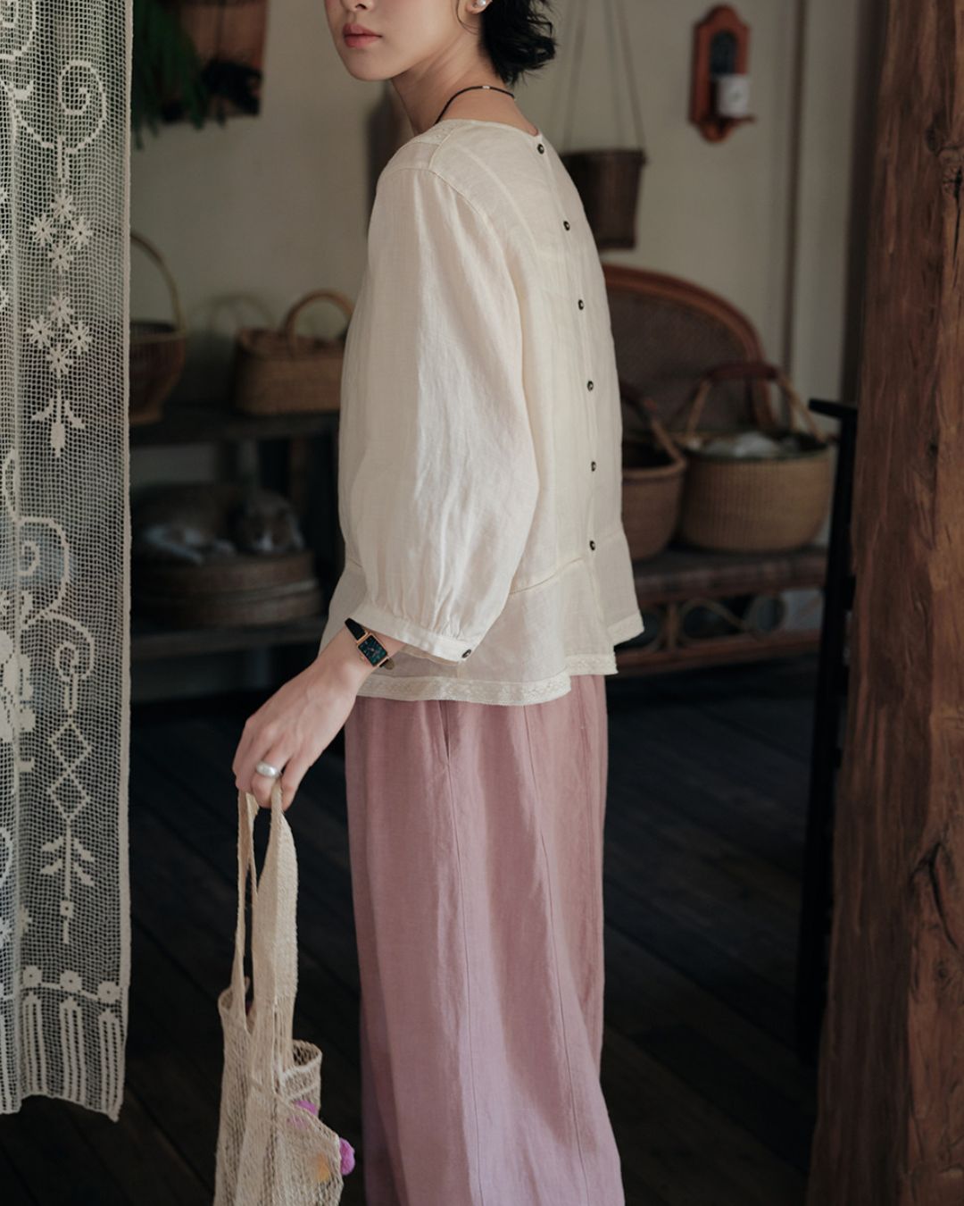 Back Button Lace Round Neck Shirt　LS045