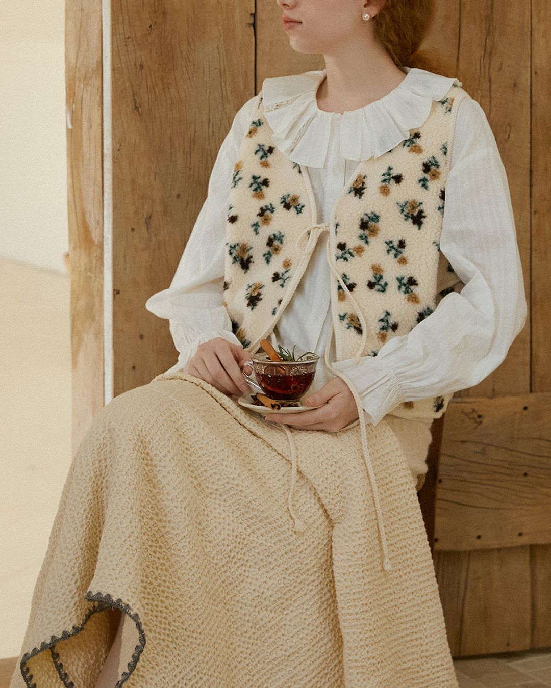 Retro Floral Front Ribbon Boa Vest　VT016
