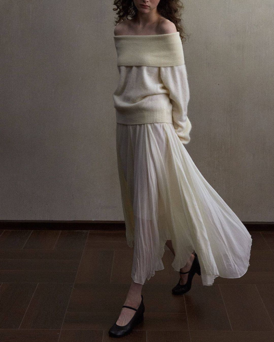 Wool Off-the-shoulder Sweater　KN111