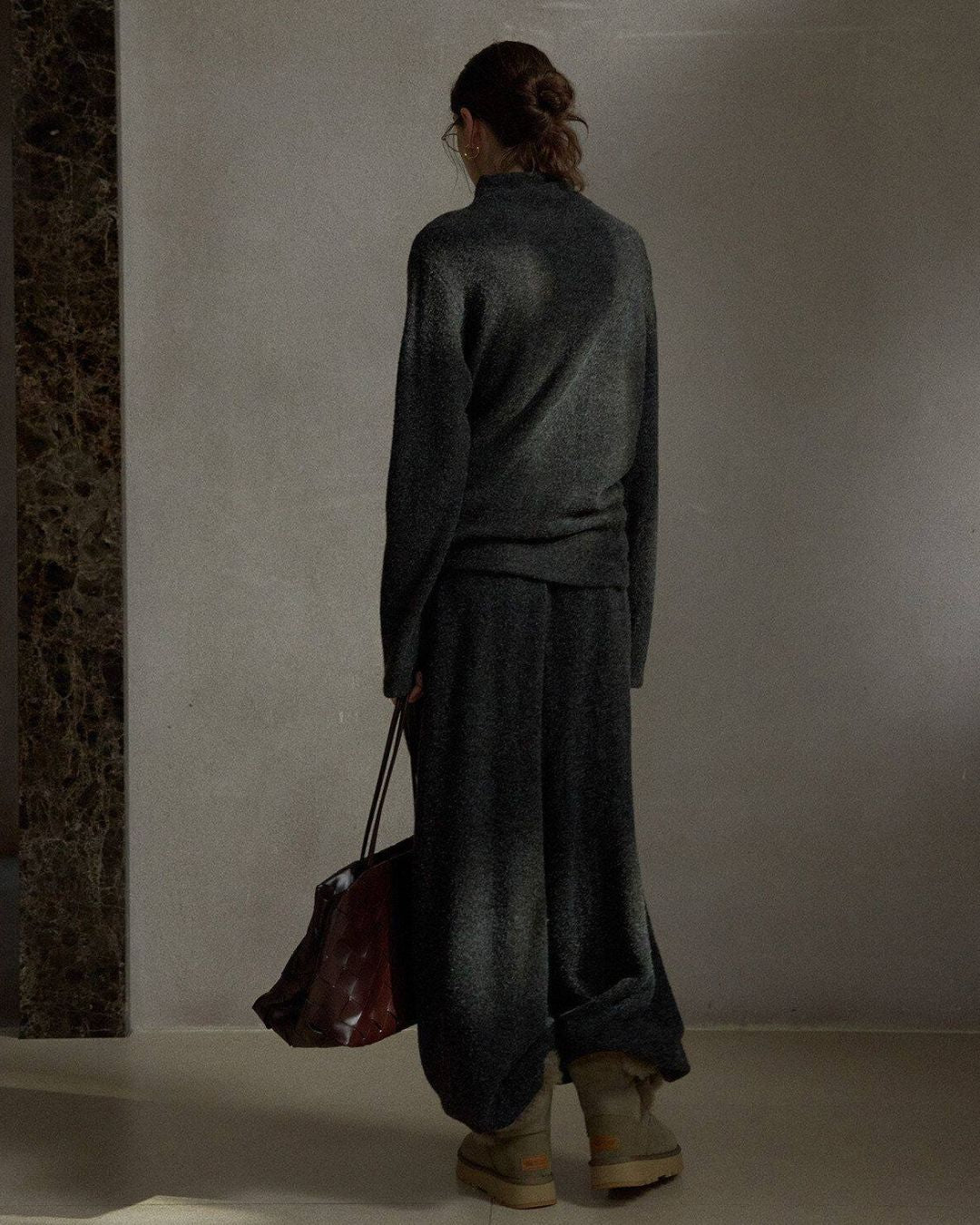 Asymmetrical Hem High Neck Knit　KN107