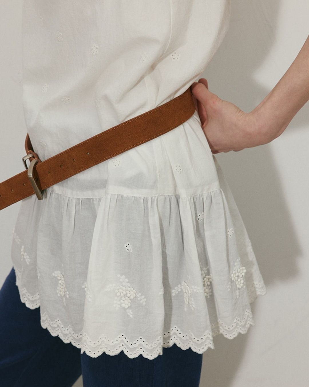 Small Flower Ruffle Sleeveless Shirt　SS001