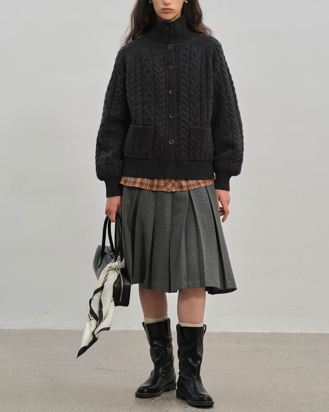 High-neck Cable Knit Cardigan　KN031