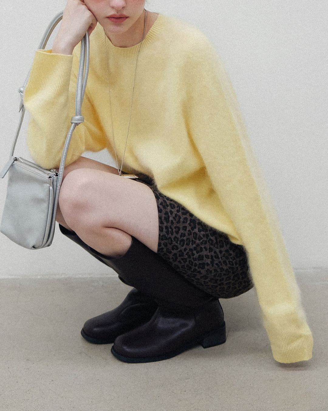 Round Neck Relaxed Knit　KN024