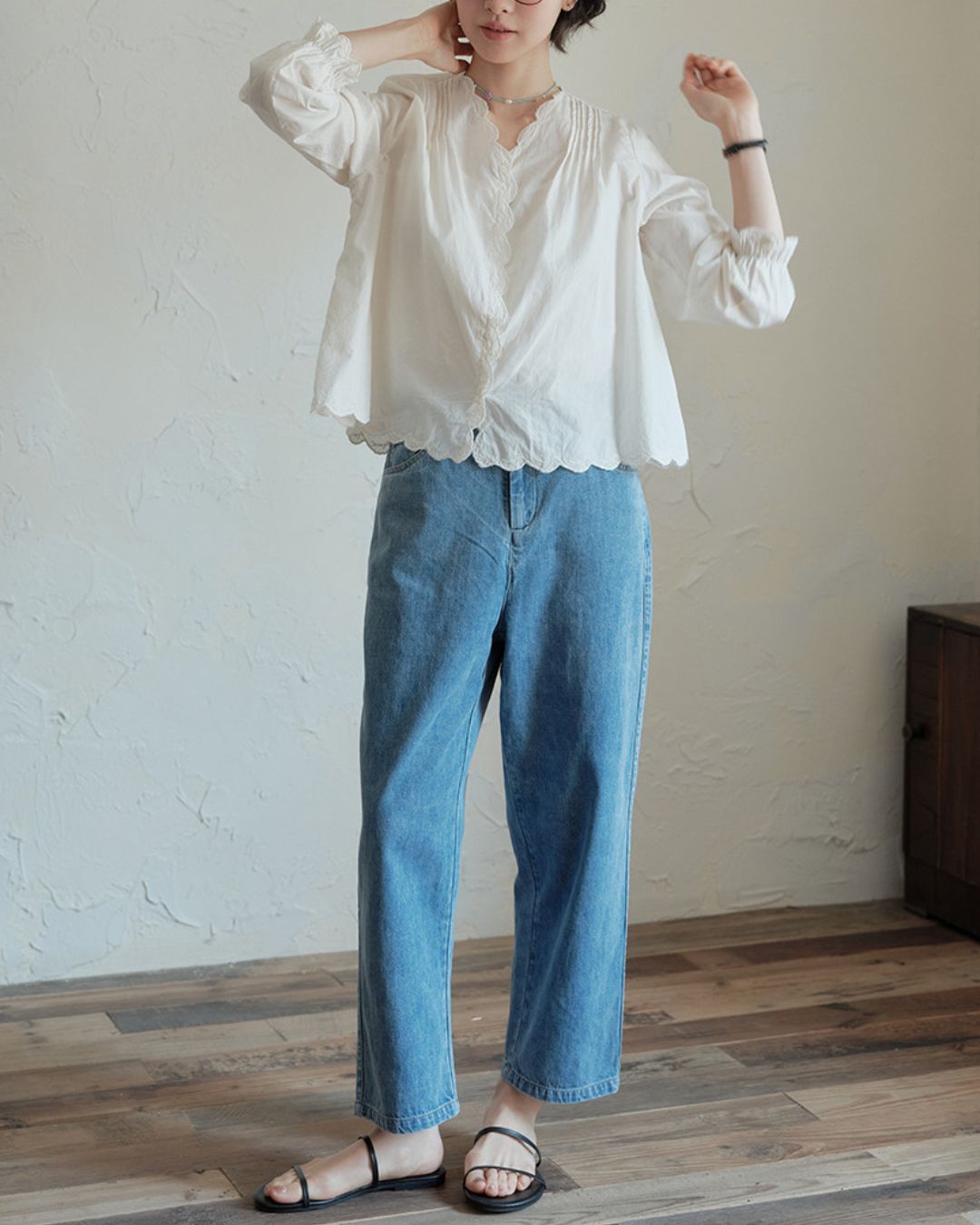 Lace Embroidered Frill V-neck Shirt　LS044