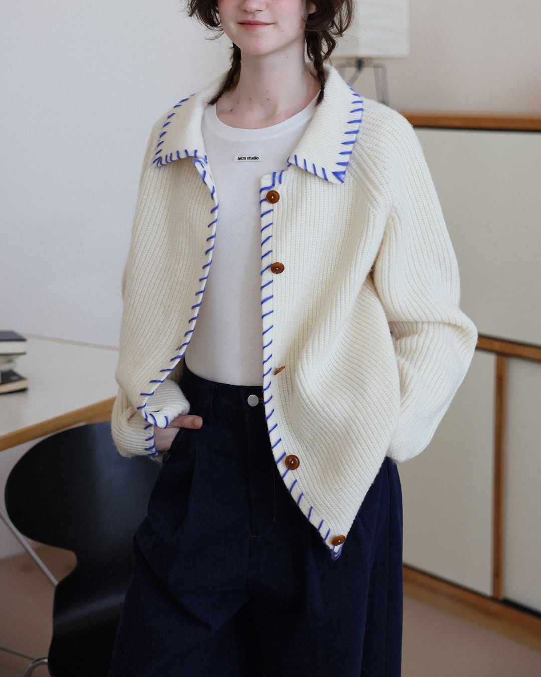 Contrast Stitch Wool Knit Cardigan　KN028