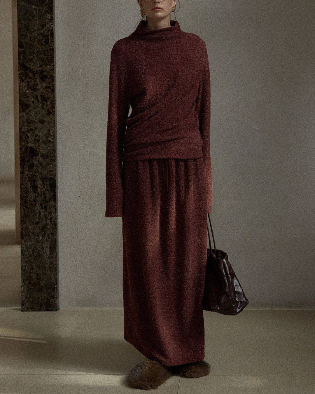 Asymmetrical Hem High Neck Knit　KN107