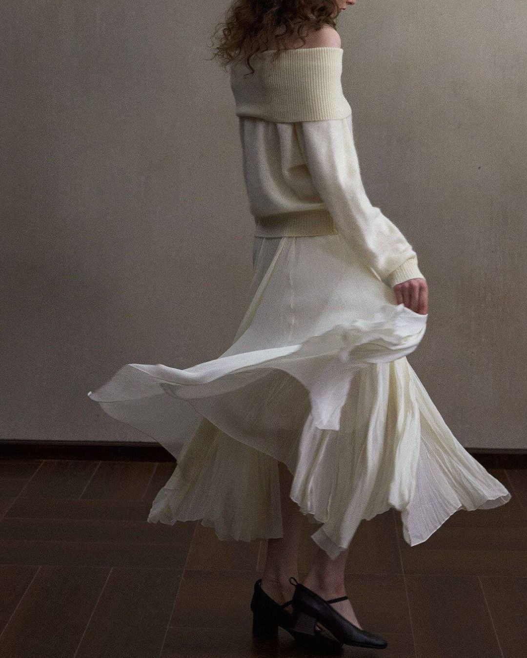 Wool Off-the-shoulder Sweater　KN111