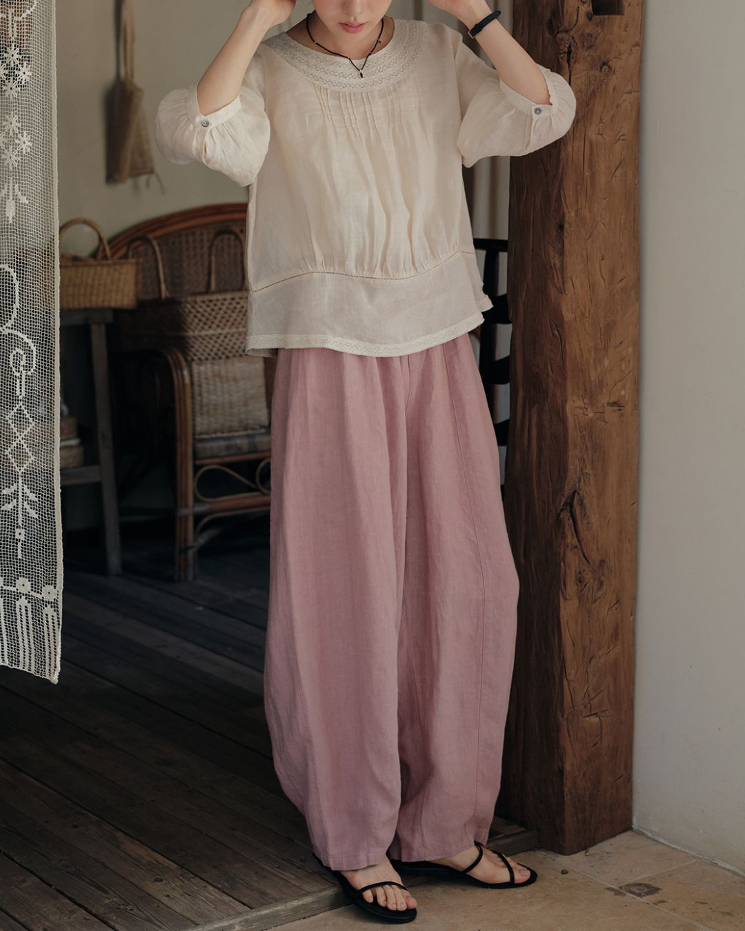 Back Button Lace Round Neck Shirt　LS045