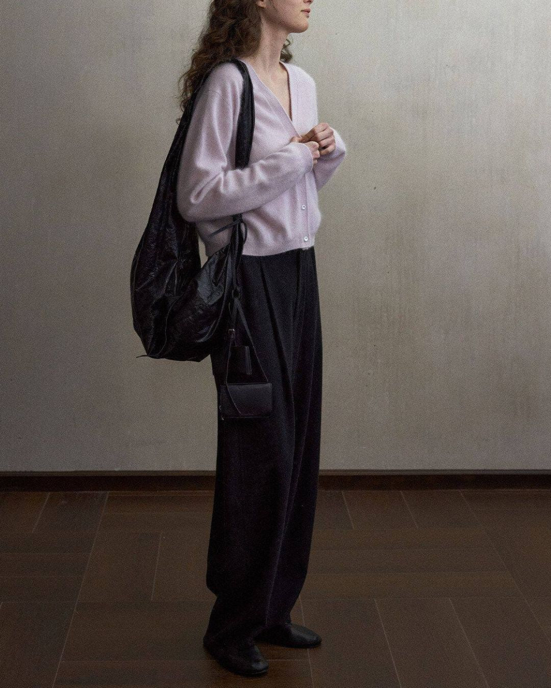 V-neck Brushed Short Knit Cardigan　KN112