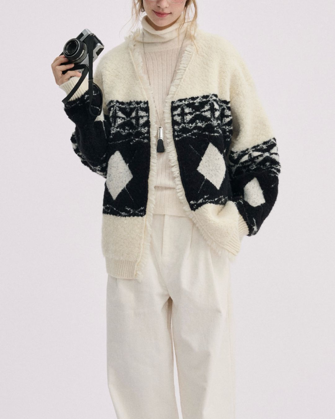 V-neck Geometric Raw Edge Knit Cardigan　KN076