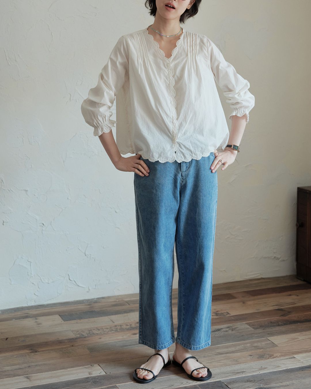 Lace Embroidered Frill V-neck Shirt　LS044