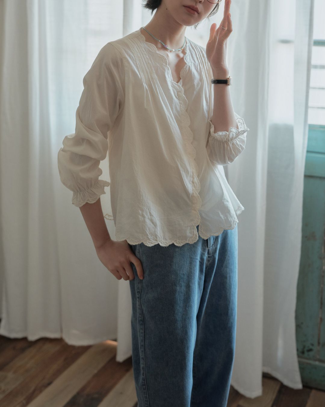 Lace Embroidered Frill V-neck Shirt　LS044