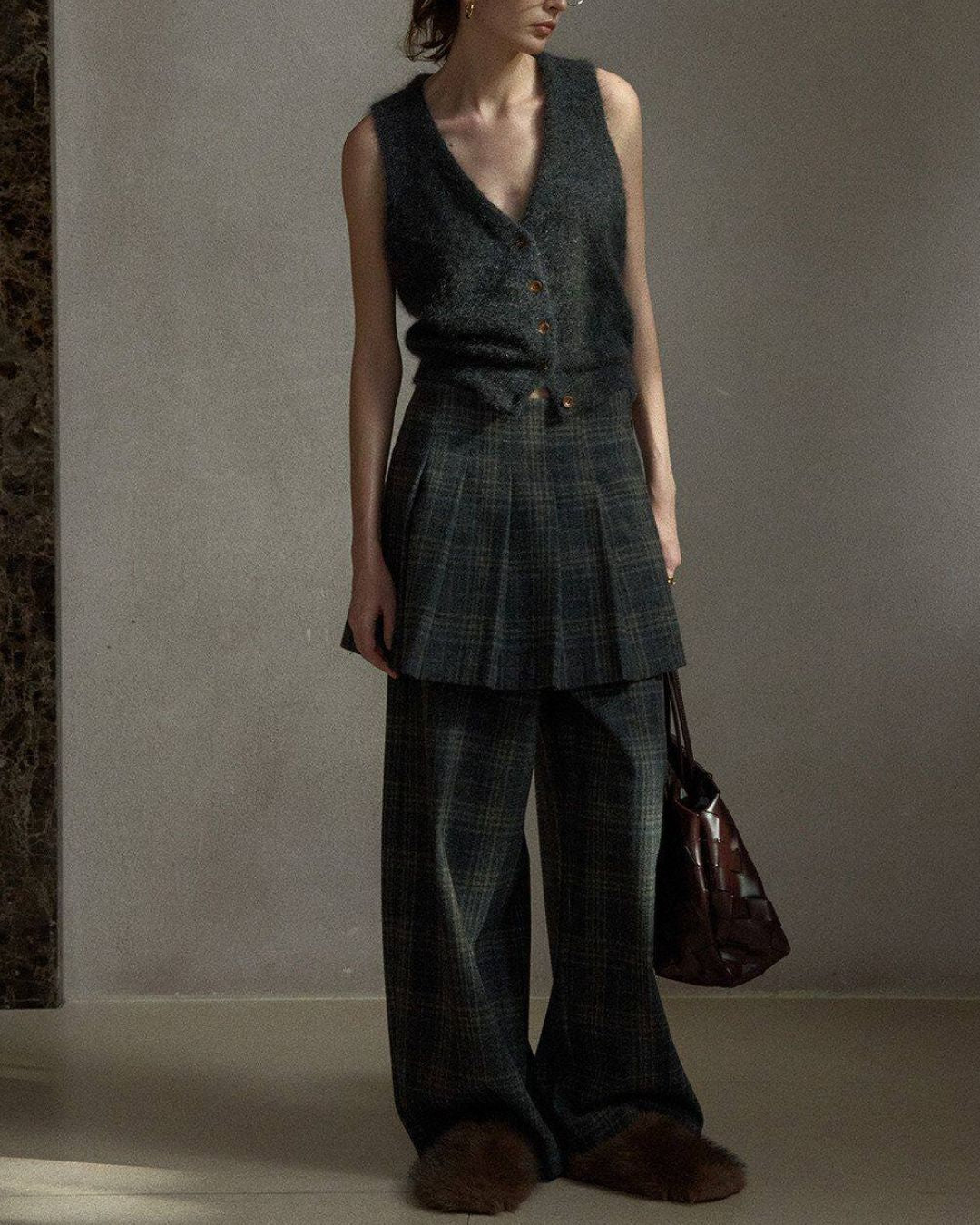 Fluffy Mohair Blend V-neck Vest　VT021