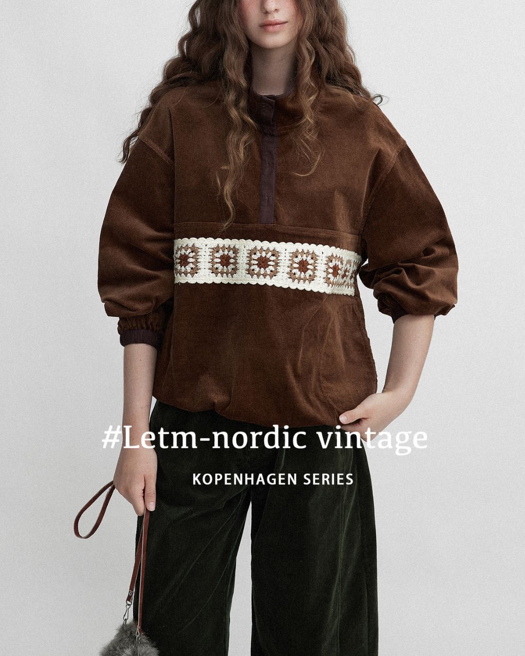 Crochet Stand-up Collar Top　SW005