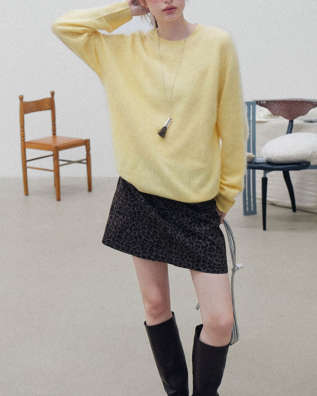 Round Neck Relaxed Knit　KN024