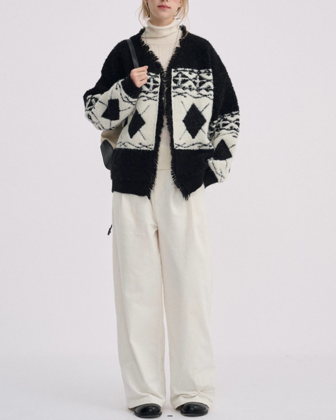 V-neck Geometric Raw Edge Knit Cardigan　KN076