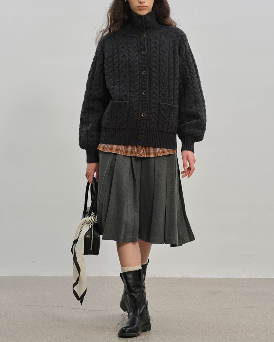 High-neck Cable Knit Cardigan　KN031