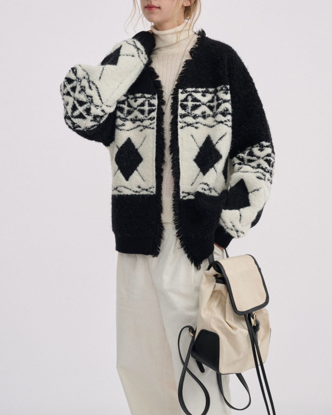 V-neck Geometric Raw Edge Knit Cardigan　KN076