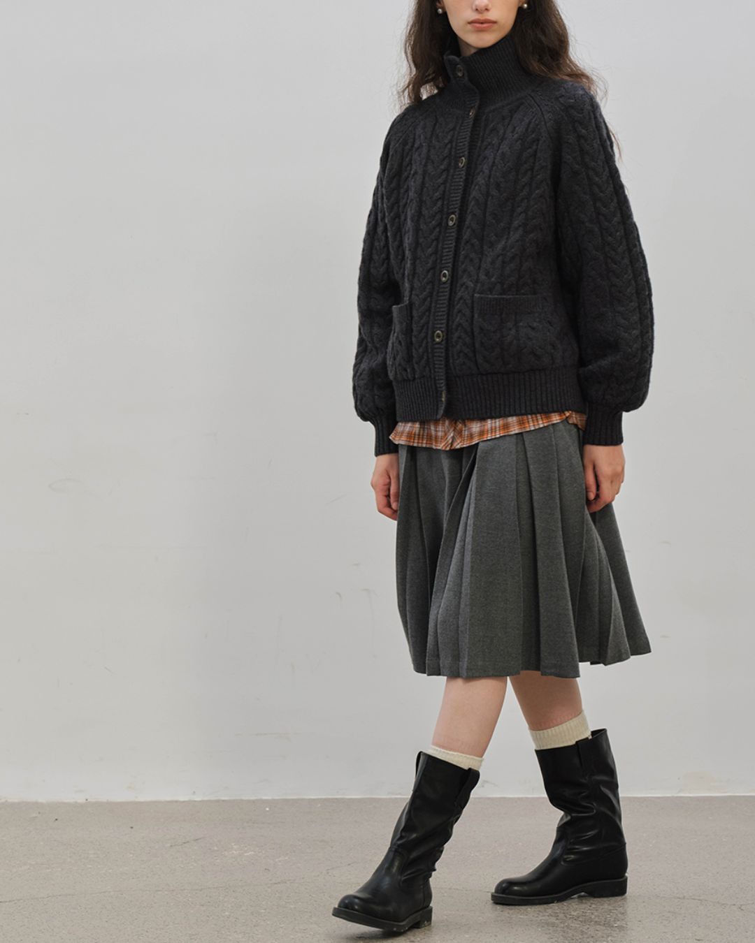 High-neck Cable Knit Cardigan　KN031