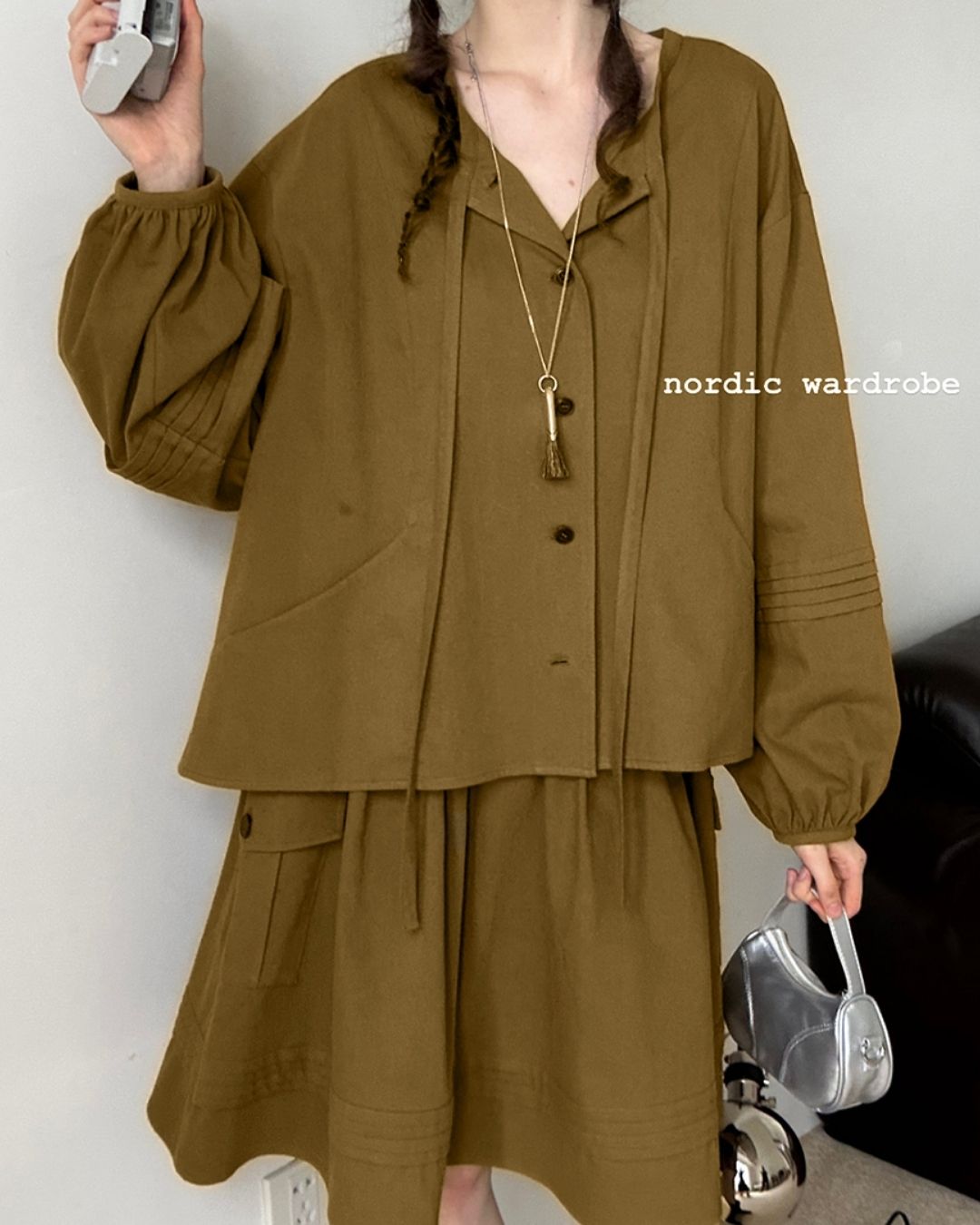 A-line Pleated Shirt ＆ Knee-length Skirt　LS011