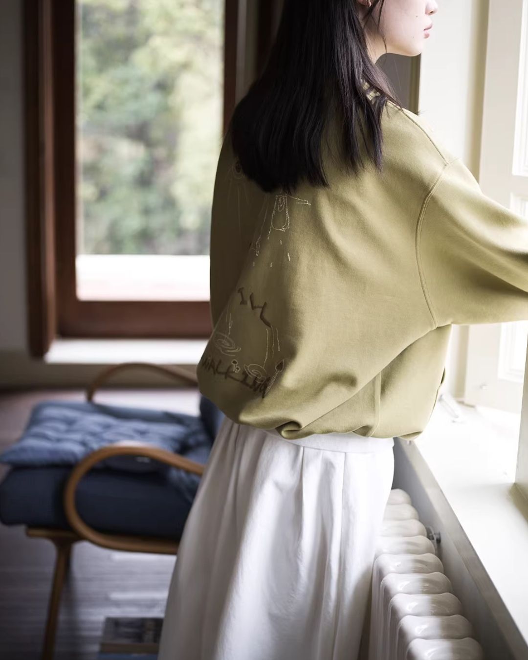 Back Embroidered Drawstring Hem Sweat　SW015