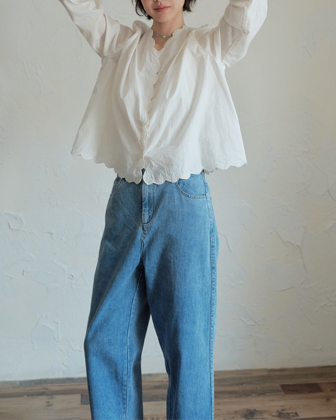 Lace Embroidered Frill V-neck Shirt　LS044