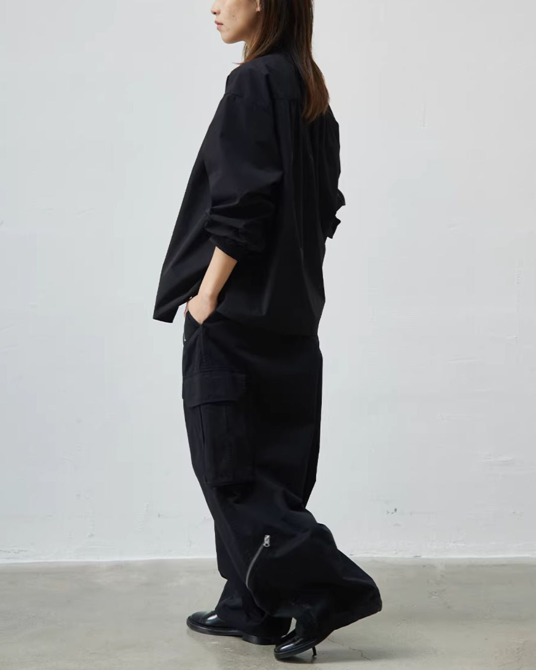 Cutout V-neck Shirt　LS066