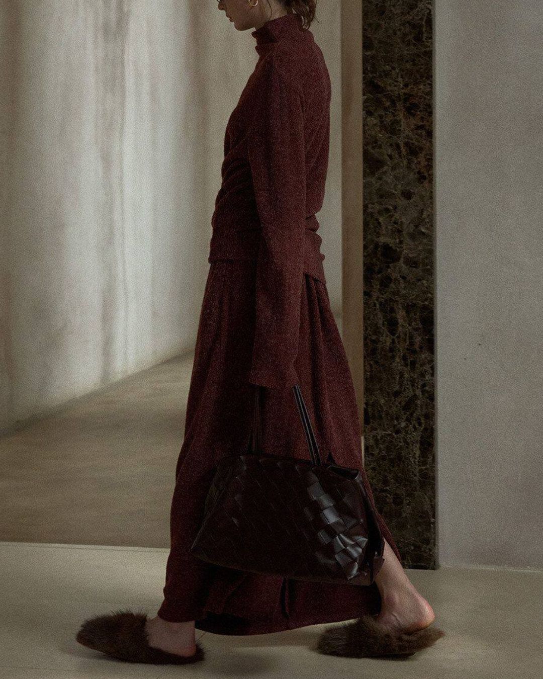 Asymmetrical Hem High Neck Knit　KN107