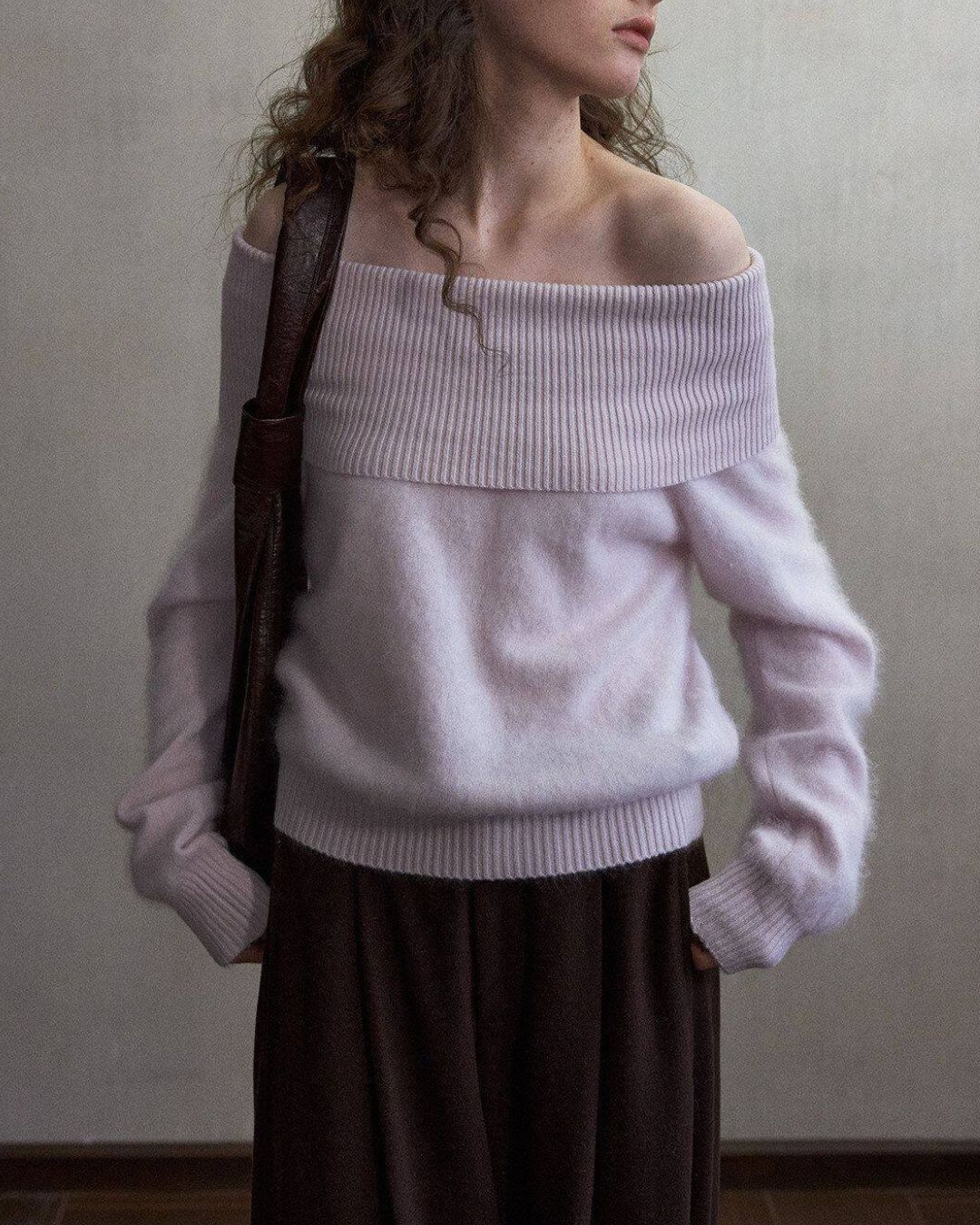 Wool Off-the-shoulder Sweater　KN111