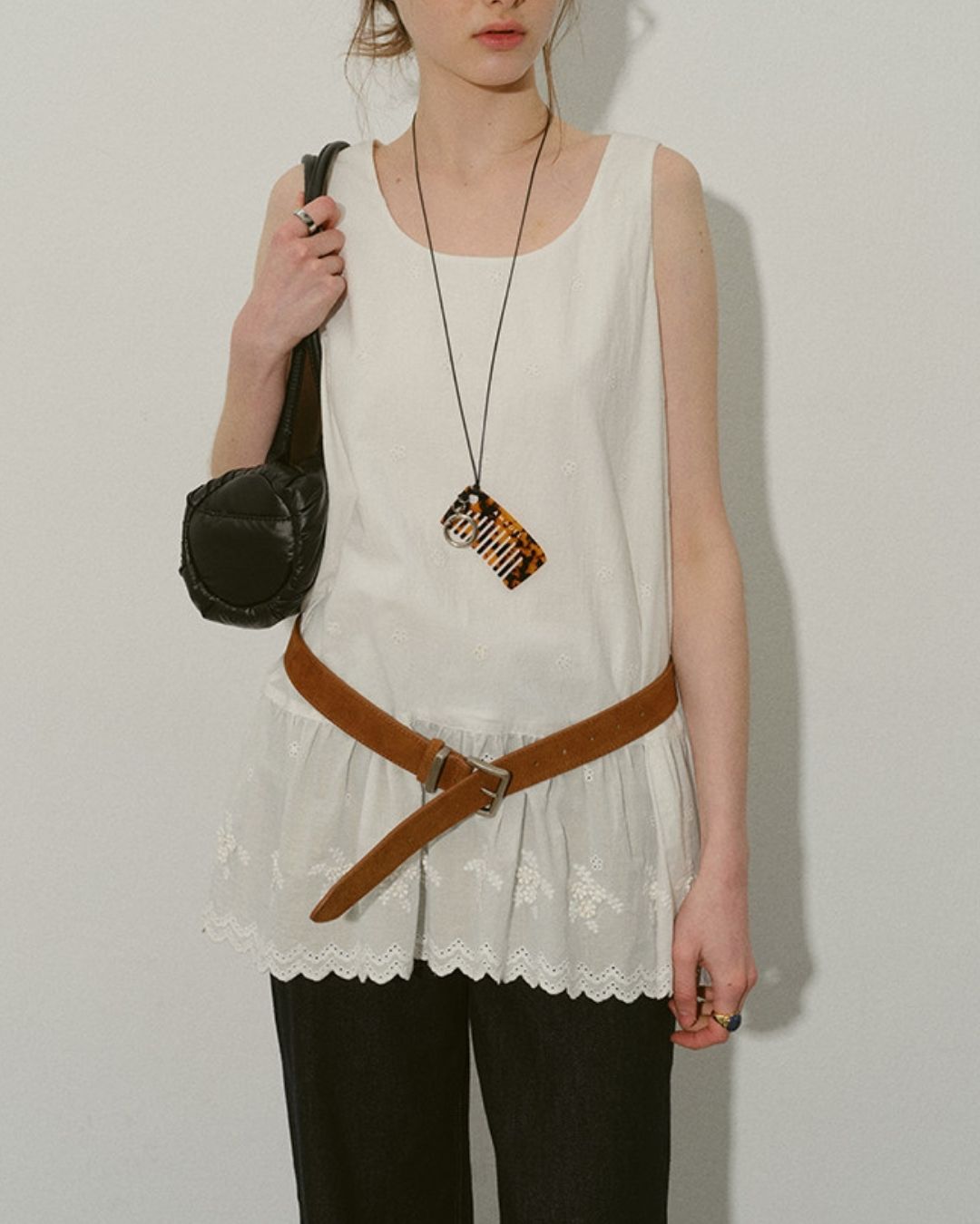 Small Flower Ruffle Sleeveless Shirt　SS001